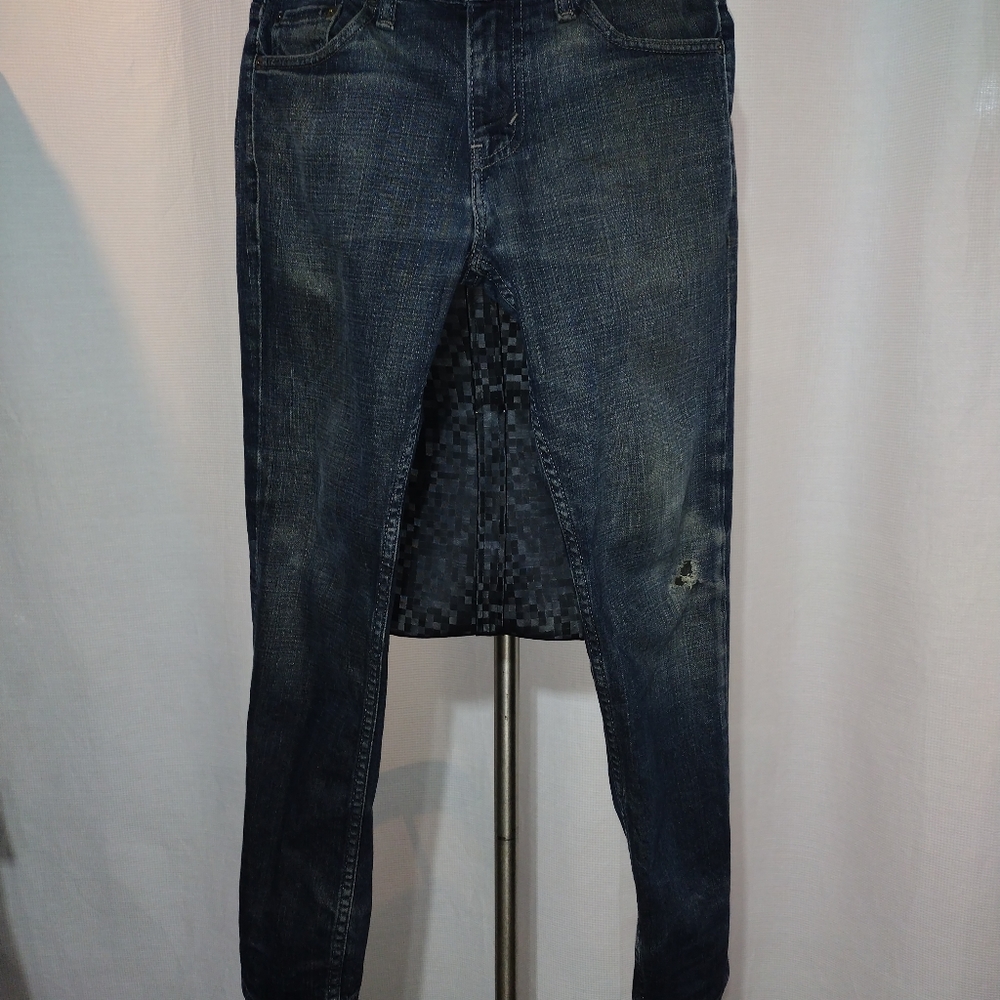 Levi jeans very distressed